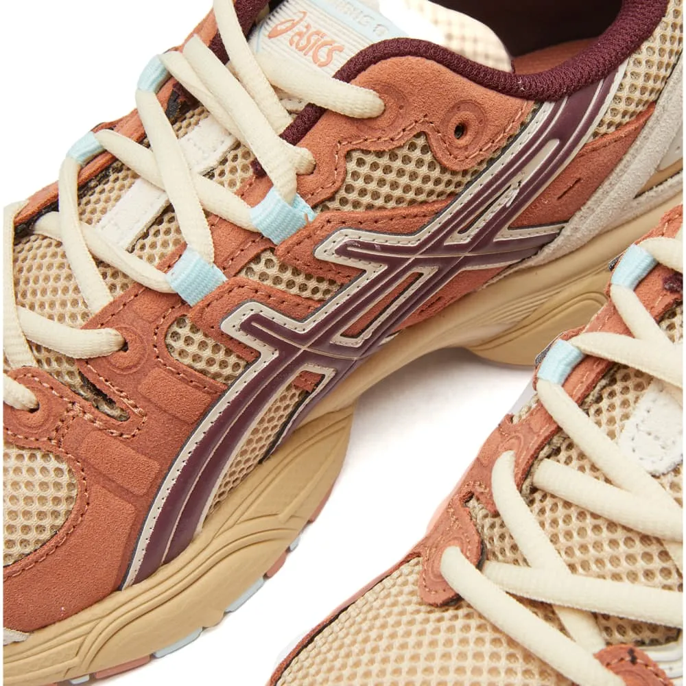 Asics Gel-Nimbus 9 sneakers, beige/orange