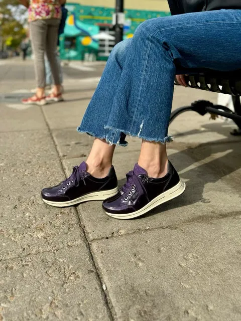 Oleanna in Plum/Anthracite