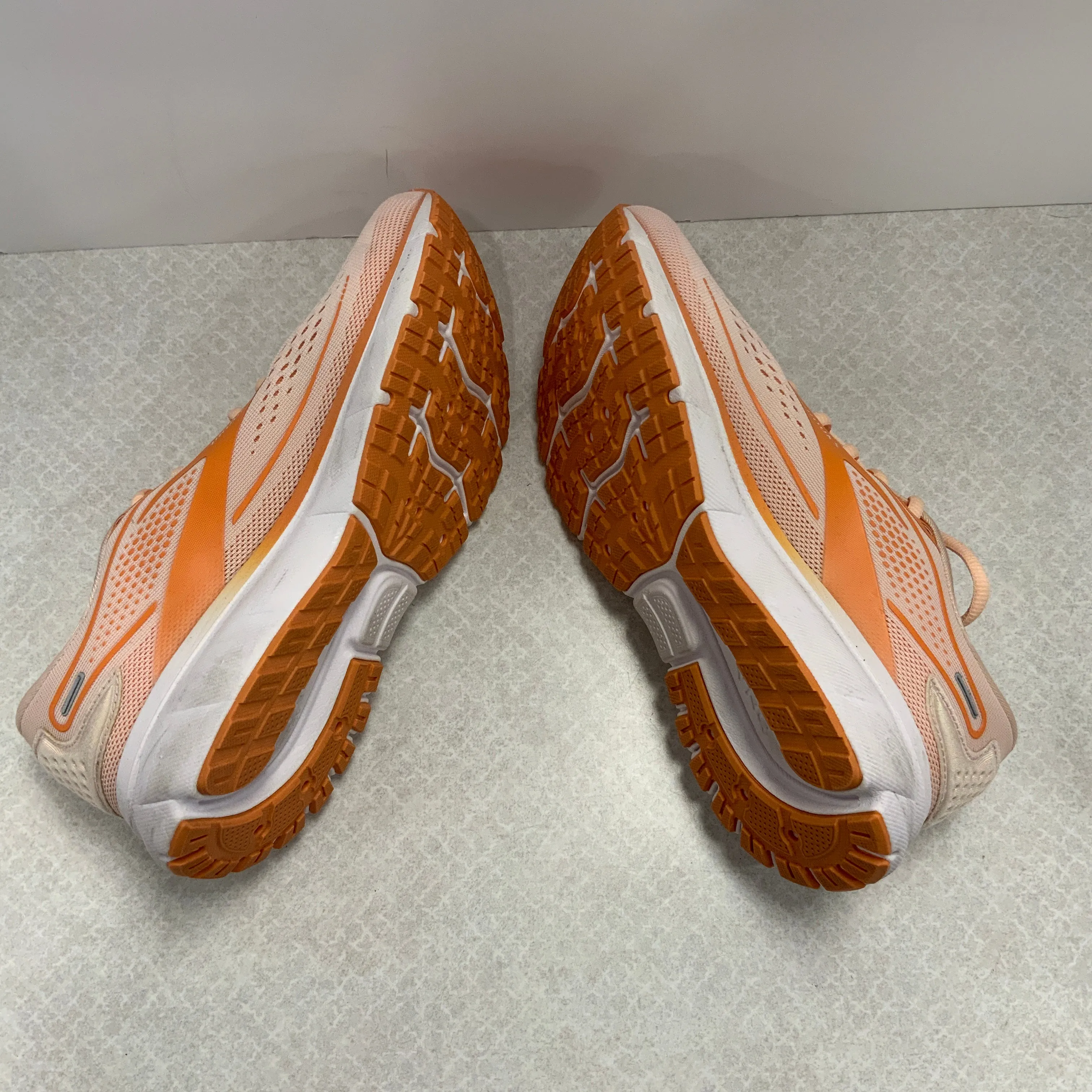 Orange Shoes Athletic Brooks, Size 8