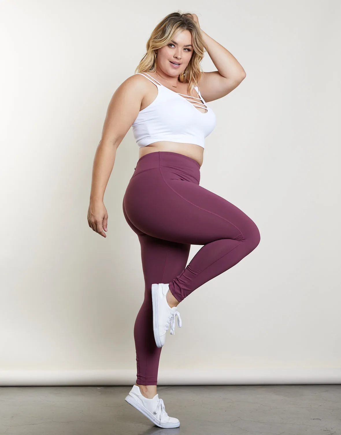 Plus Size Crisscross Back Leggings