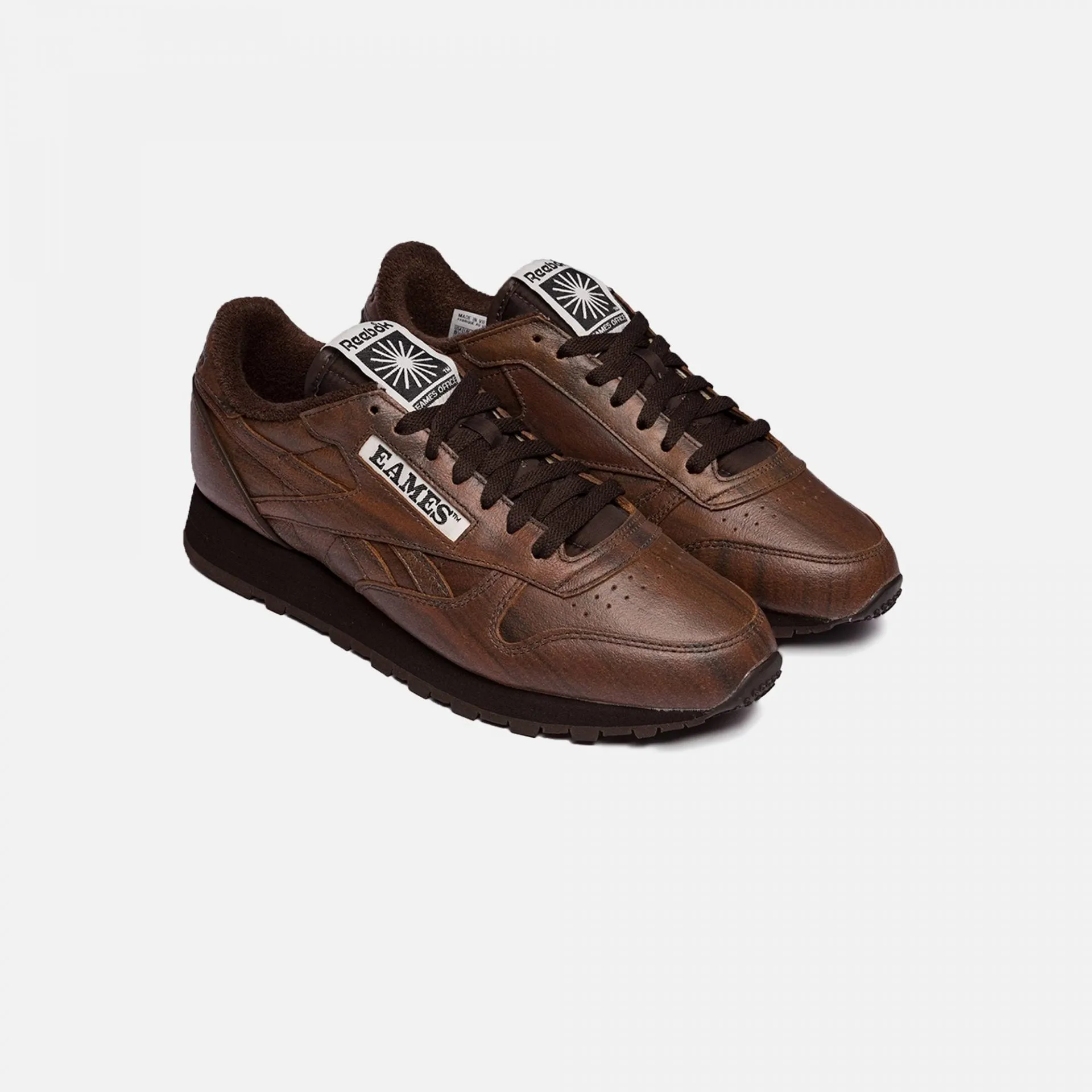 Reebok | EAMES CLASSIC LEATHER  { DARK BROWN