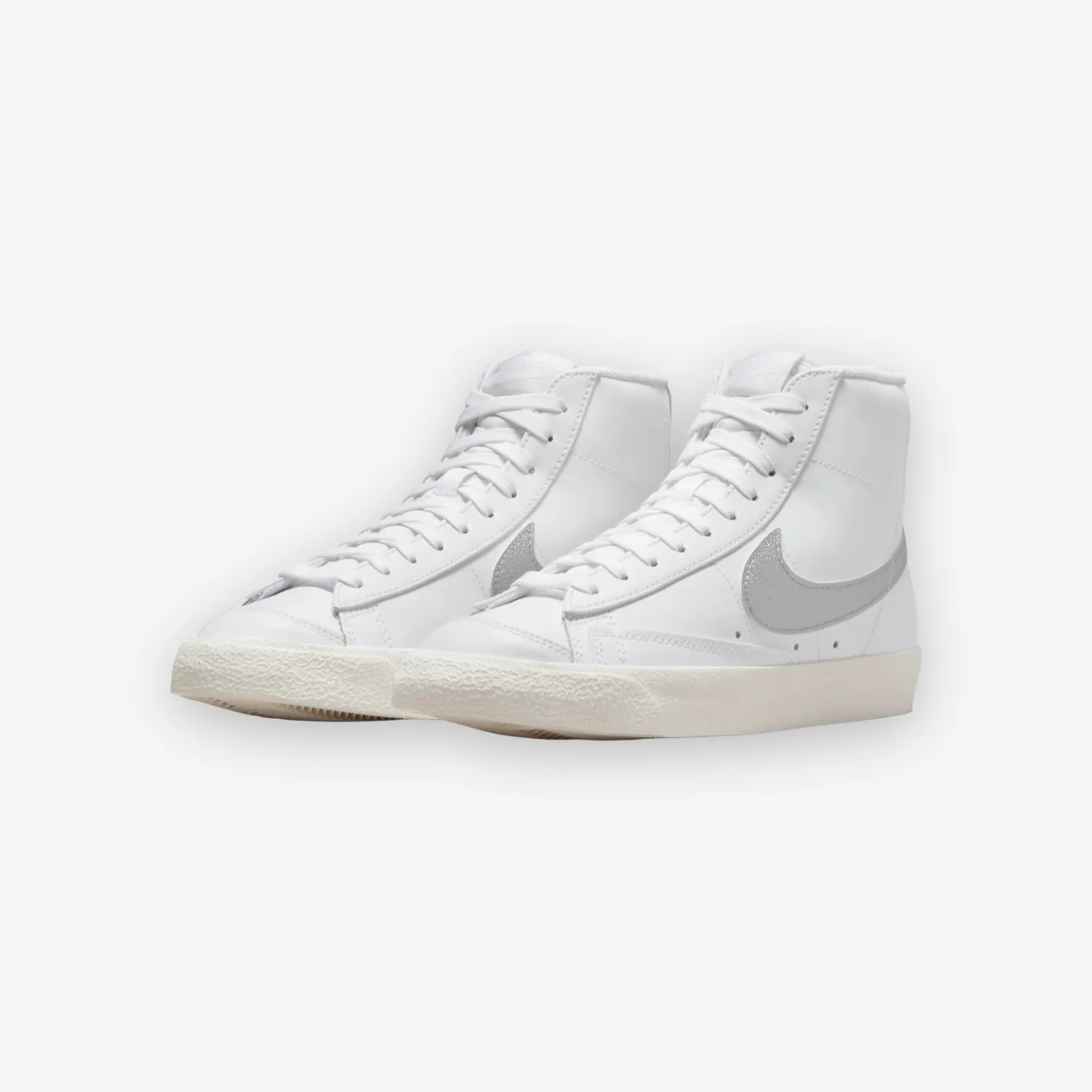 Women's Nike Blazer Mid '77 ESS White Metallic Silver Sail DQ7574-100